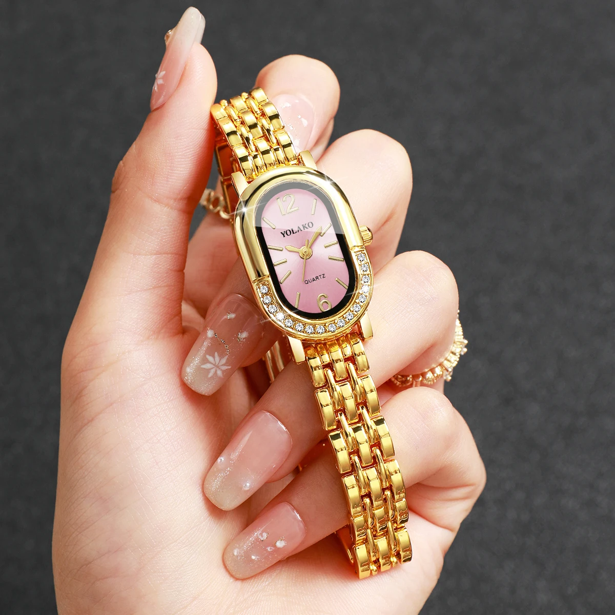 Luxury Rhinestone Women Quartz - Ladies Luxury Watch 评论和价格