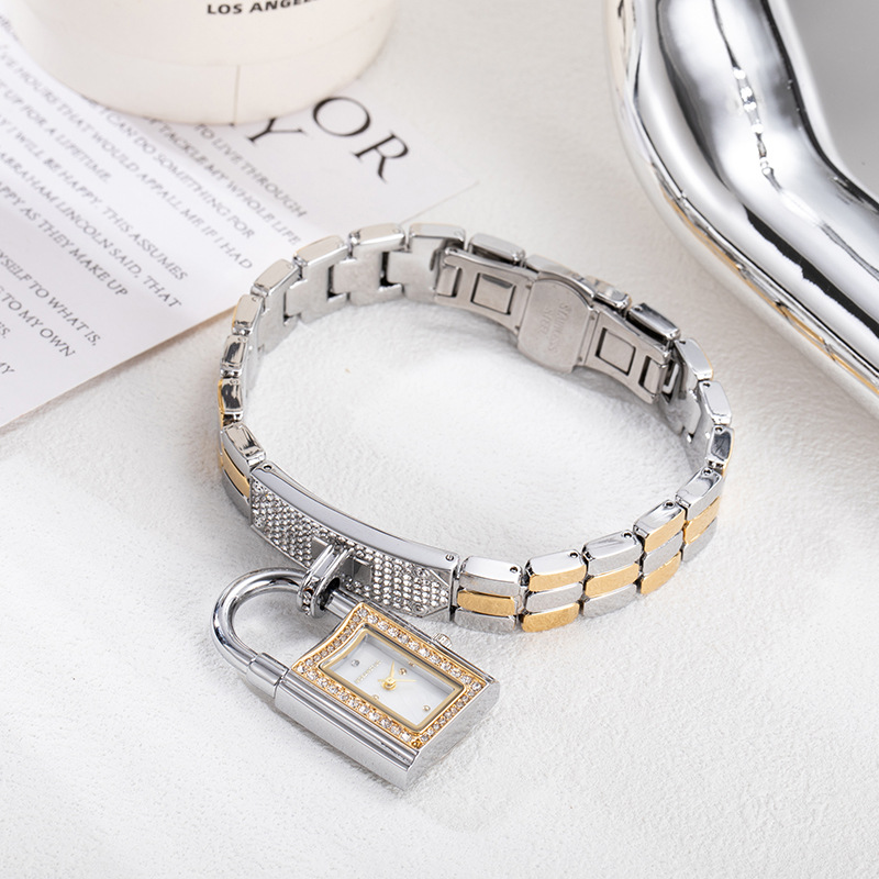 Concave shaped lock head brace - Luxury Watch Diamond 评论和价格